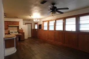 402 Cavalier Ln, Pasadena, TX 77502 - Photo 4