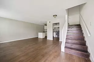 768 Memorial Mews St, Houston, TX 77079 - Photo 2