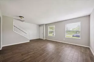 768 Memorial Mews St, Houston, TX 77079 - Photo 4