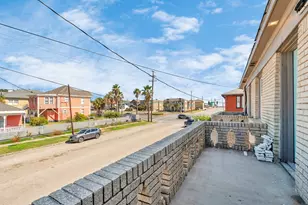 915 8th St, Galveston, TX 77550 - Photo 44