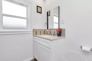 915 8th St, Galveston, TX 77550 - Photo 32