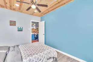 915 8th St, Galveston, TX 77550 - Photo 30