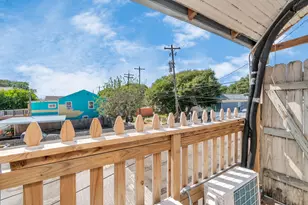 915 8th St, Galveston, TX 77550 - Photo 42