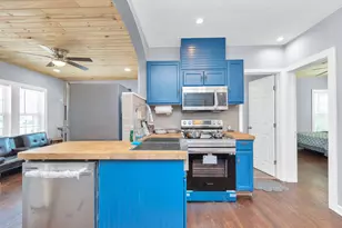 915 8th St, Galveston, TX 77550 - Photo 18