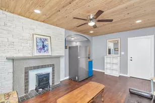 915 8th St, Galveston, TX 77550 - Photo 12