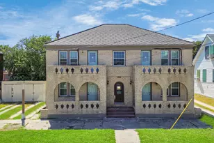 915 8th St, Galveston, TX 77550 - Photo 2