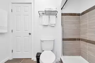 915 8th St, Galveston, TX 77550 - Photo 36