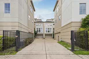 2404 Fairview St, Houston, TX 77006 - Photo 8