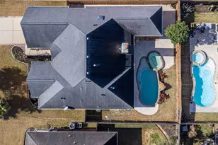 2408 Piney Woods Dr, Pearland, TX 77581 - Photo 2