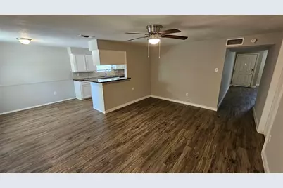 5731 W Airport Boulevard, Houston, TX 77035 - Photo 8
