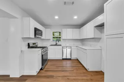 1913 41st Avenue N, Texas City, TX 77590 - Photo 4