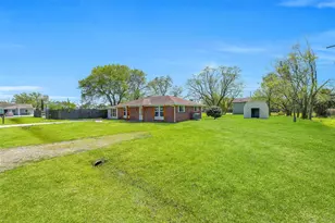 1913 41st Ave N, Texas City, TX 77590 - Photo 10