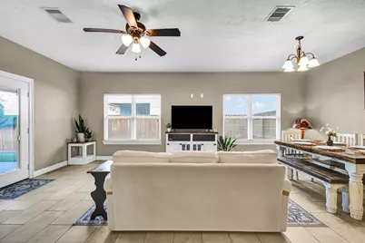 406 Wellshire Drive, West Columbia, TX 77486 - Photo 12