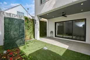 1107 Berthea St, Houston, TX 77006 - Photo 10