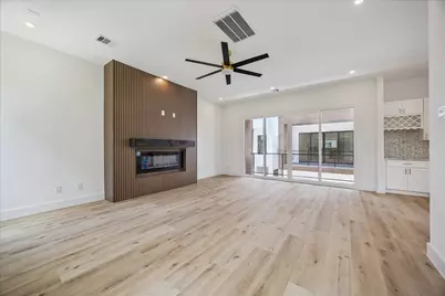 1032 W 17th Street #A, Houston, TX 77008 - Photo 2