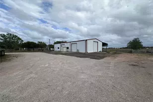 1204 Co Rd 408, El Campo, TX 77437 - Photo 6