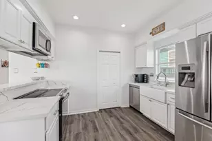 530 Dolphin St, Freeport, TX 77541 - Photo 10