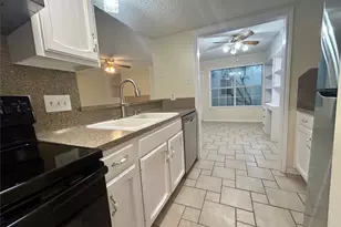2456 Country Club Dr, Pearland, TX 77581 - Photo 6