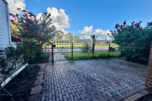 2456 Country Club Dr, Pearland, TX 77581 - Photo 2