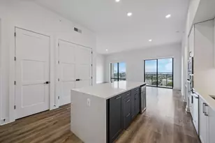 2727 Albany St, Houston, TX 77006 - Photo 8