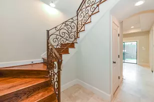 2048 W Main St, Houston, TX 77098 - Photo 2