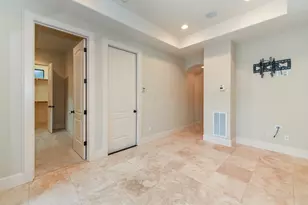2048 W Main St, Houston, TX 77098 - Photo 6
