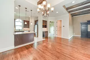 2048 W Main St, Houston, TX 77098 - Photo 14