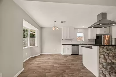 909 Newport Boulevard, League City, TX 77573 - Photo 12