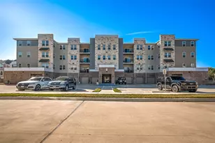 6804 Westview Dr, Houston, TX 77055 - Photo 2