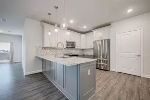 6804 Westview Dr, Houston, TX 77055 - Photo 1