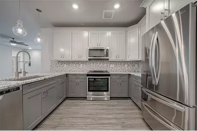 6804 Westview Drive #1402, Houston, TX 77055 - Photo 14