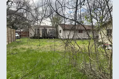 1410 E 33rd Street, Houston, TX 77022 - Photo 2