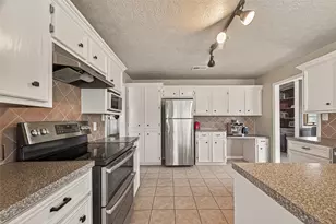 16910 County Line Rd, Winnie, TX 77665 - Photo 14