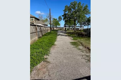 24636 Canterbury Circle, Hockley, TX 77447 - Photo 2