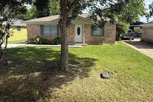 8807 Barton St, Houston, TX 77075 - Photo 2