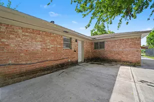 8807 Barton St, Houston, TX 77075 - Photo 18