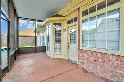 244 Plum Circle, Lake Jackson, TX 77566 - Photo 6
