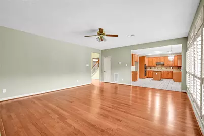 244 Plum Circle, Lake Jackson, TX 77566 - Photo 8