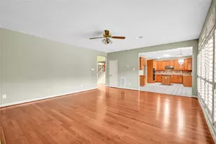 244 Plum Cir, Lake Jackson, TX 77566 - Photo 8