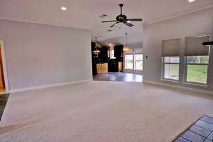 309 Williamsburg, Clute, TX 77531 - Photo 4