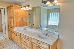 309 Williamsburg, Clute, TX 77531 - Photo 12
