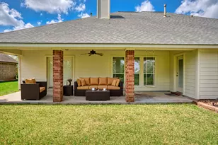 309 Williamsburg, Clute, TX 77531 - Photo 18