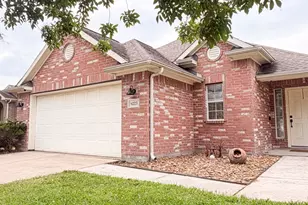8223 Montego Bay Dr, Baytown, TX 77523 - Photo 2