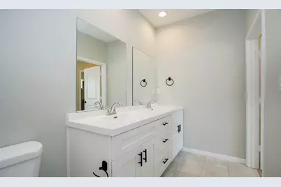 14010 Longstreet Building 19, Willis, TX 77318 - Photo 16