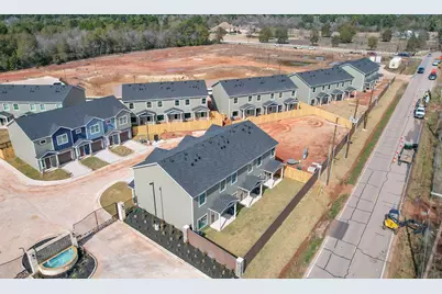 14010 Longstreet Building 19, Willis, TX 77318 - Photo 2