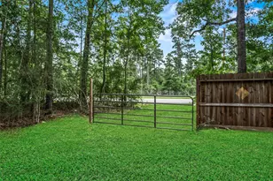 9813 Cold Creek Dr, Conroe, TX 77306 - Photo 26