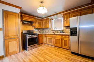 6038 Belcrest St, Houston, TX 77033 - Photo 8