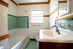 6038 Belcrest St, Houston, TX 77033 - Photo 18