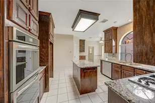 1618 Nails Creek Dr, Sugar Land, TX 77478 - Photo 6