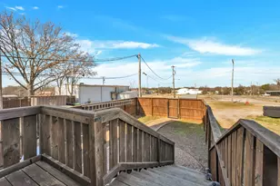 106 W Main St, Pilot Point, TX 76258 - Photo 34